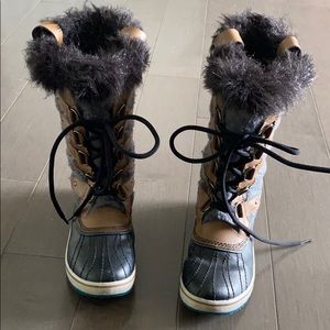 Sorel tall boots size 6